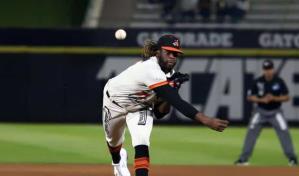 Touki Toussaint desde el box, guió la victoria de los Naranjeros