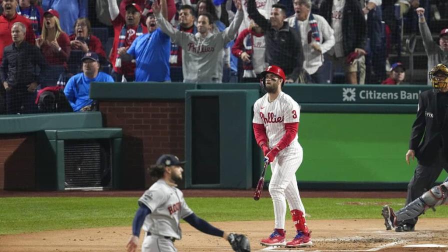 Los Filis despachan 5 jonrones para aplastar a los Astros en la Serie Mundial