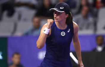 Swiatek estira racha; García vence a Gauff en Finales de WTA