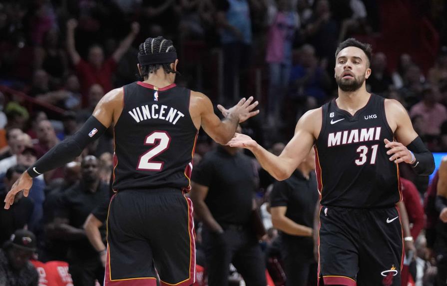 VIDEO | Butler luce al final y el Heat supera a Warriors