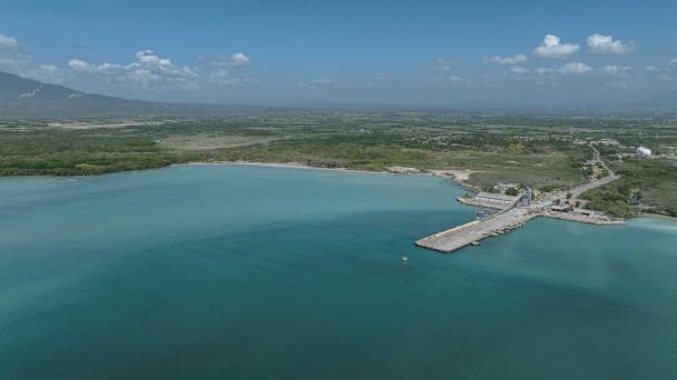 Una sorpresa en proyecto de instalación de las barcazas de Azua