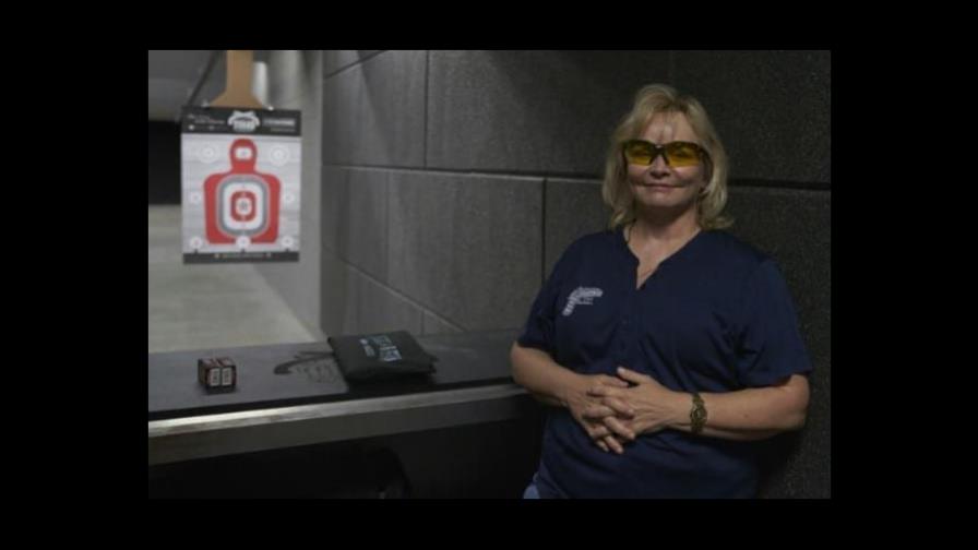 Mujeres en Texas ven las armas como forma de empoderamiento femenino