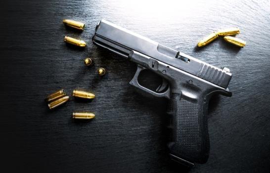 Muere un niño de tres años luego de dispararse por accidente con la pistola de su padre en Florida