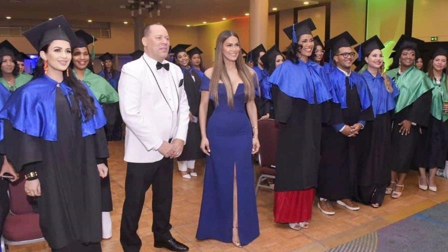 Escuela Nacional de Locución celebra graduación y su 57 aniversario