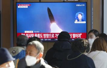 Corea del Norte dispara más de 10 misiles, uno cerca de Corea del Sur