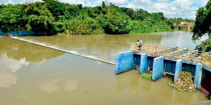 Cuarenta sectores de Santo Domingo sin agua por desborde río Haina