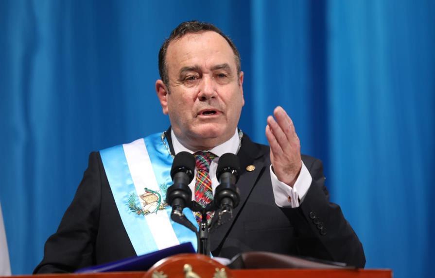 Presidente de Guatemala denuncia a diputado por difamación