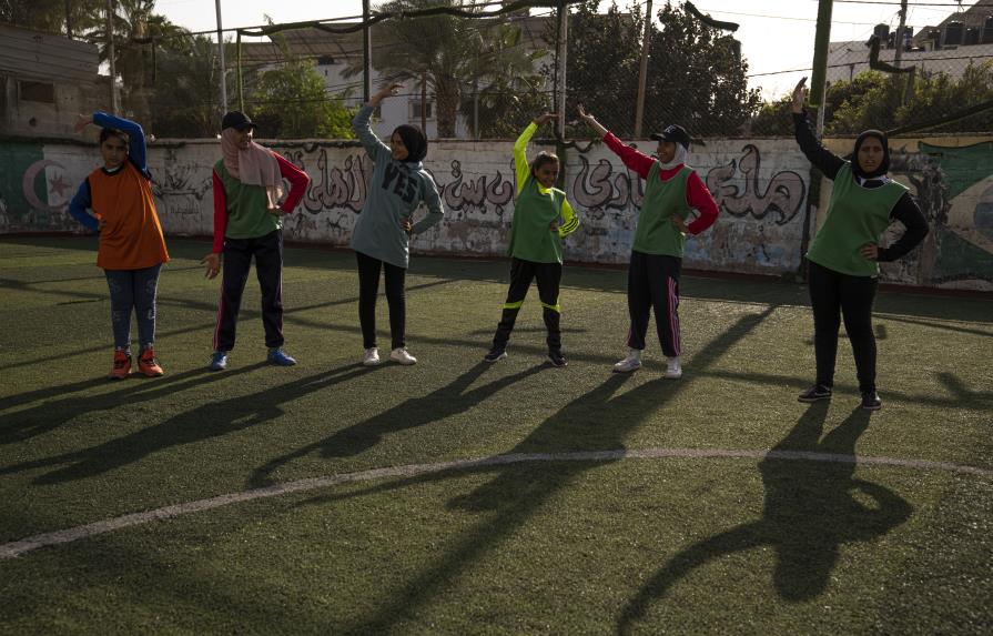 Fútbol femenino avanza poco a poco en el Medio Oriente