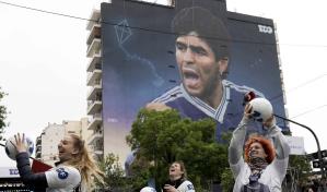 Argentinos evocan a Maradona en vísperas del Mundial
