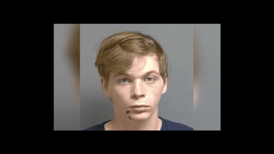 Hallan el cadáver de una mujer en una camioneta tras el conductor sufrir un accidente