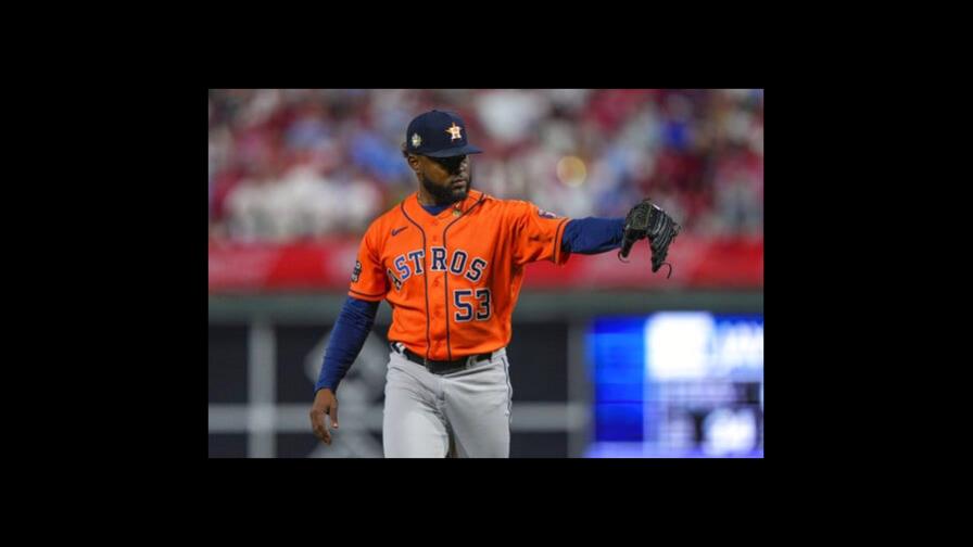 Dominicano Cristian Javier y Astros lanzan sin hits para igualar la Serie Mundial a dos victorias