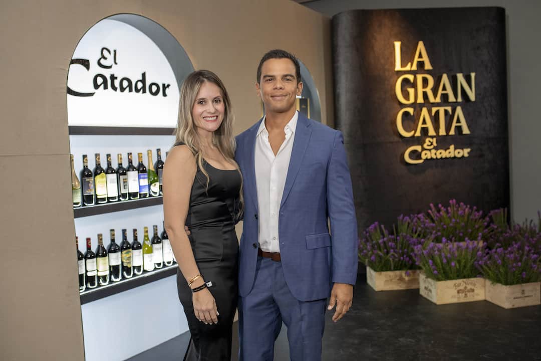 Mary de Díaz y Saymon Díaz.