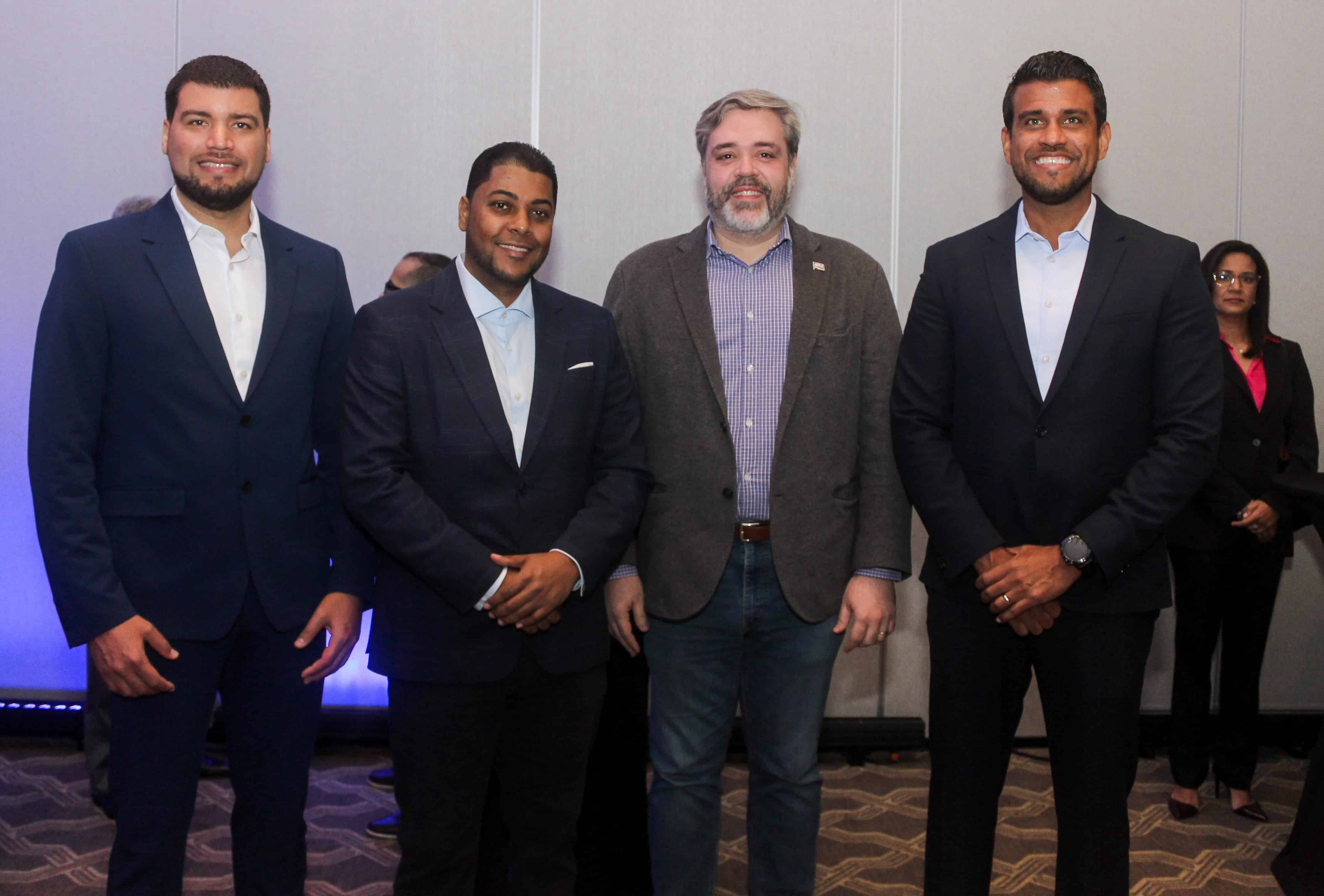 Angel Reyes, Samuel Castillo, Pablo Viñas y Modesto Reyes.