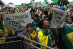 Bolsonaro pide a seguidores desbloqueo de carreteras pero apoya protestas