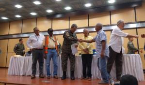 Entregan primera partida de RD$79 millones por expropiaci&oacute;n de terrenos para muro fronterizo en Dajab&oacute;n