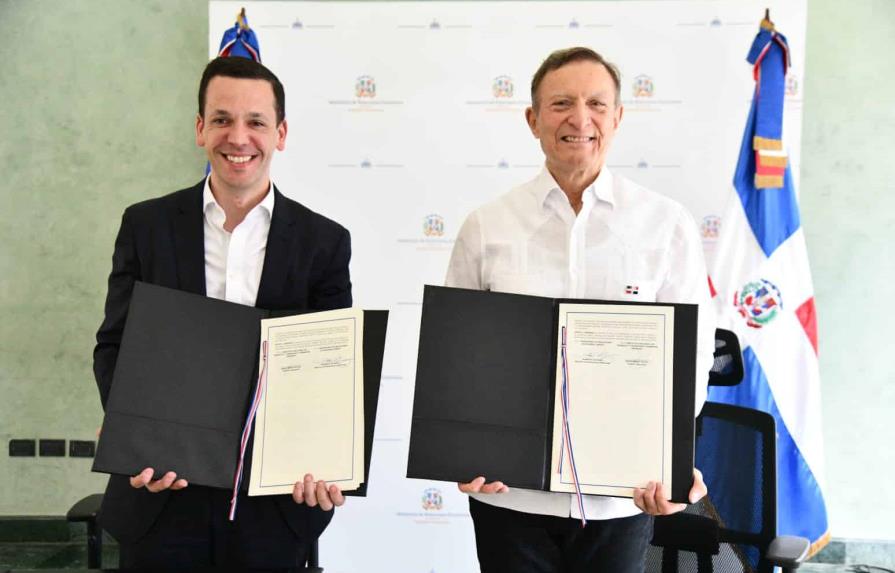 Mirex firma acuerdo con Intrant para facilitar movilidad de empleados en el Metro, Omsa, Teleférico y corredores