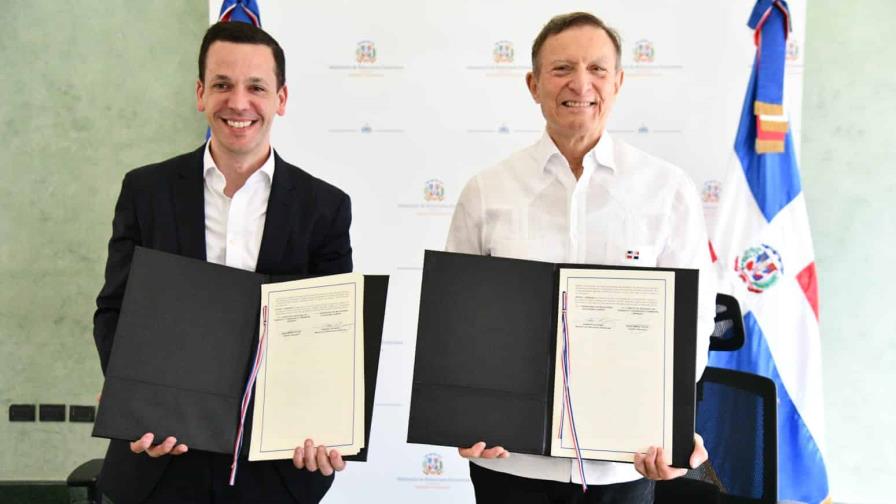 Mirex firma acuerdo con Intrant para facilitar movilidad de empleados en el Metro, Omsa, Teleférico y corredores