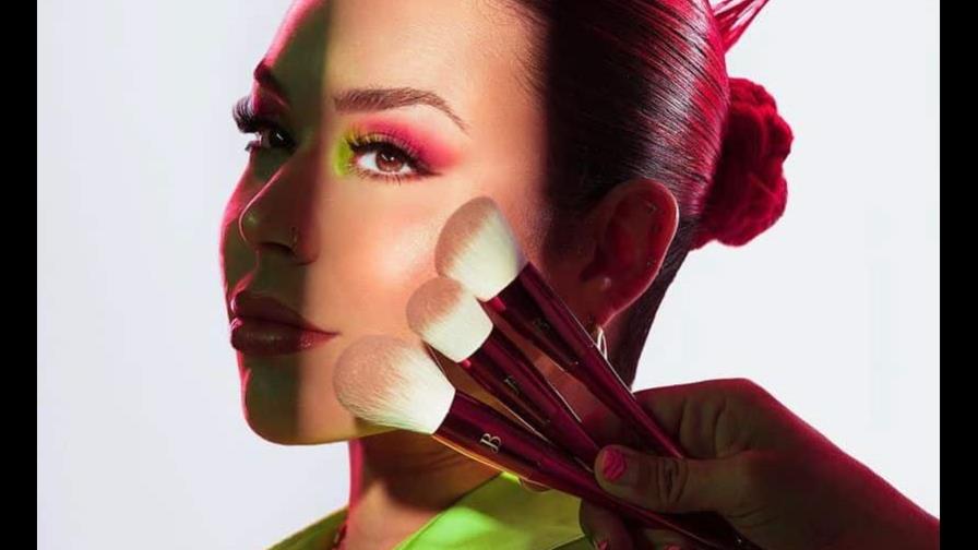 Jesaaelys, hija de Daddy Yankee, lanza línea de maquillaje Jesaaelys, hija de Daddy Yankee, lanza línea de maquillaje