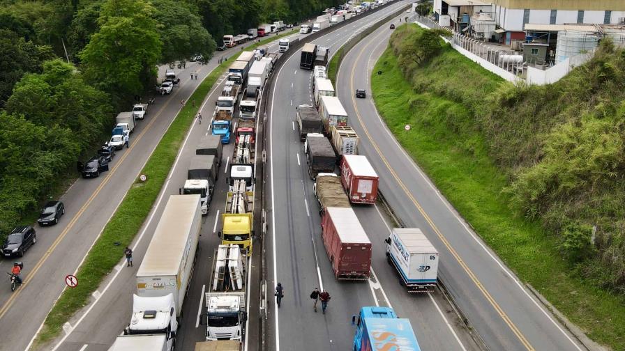 Se levantan los bloqueos camioneros en Brasil