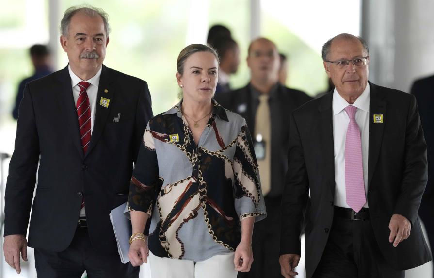Equipo de Lula se reúne con Bolsonaro para cuadrar cambio de mando