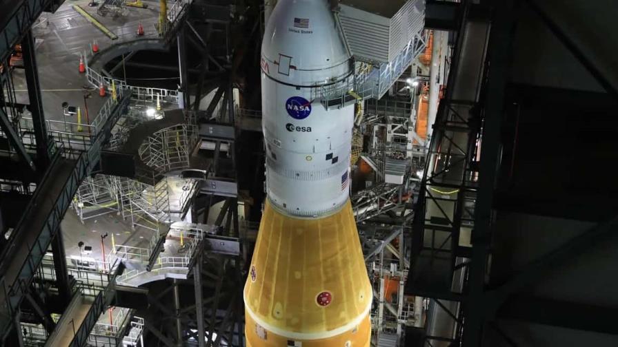 El cohete SLS de la NASA regresa a la plataforma de lanzamiento El cohete SLS de la NASA regresa a la plataforma de lanzamiento