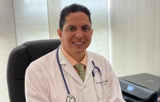 Infect&oacute;logo H&eacute;ctor Balc&aacute;cer alerta por virus H3N2 ya est&aacute; circulando en Rep&uacute;blica Dominicana