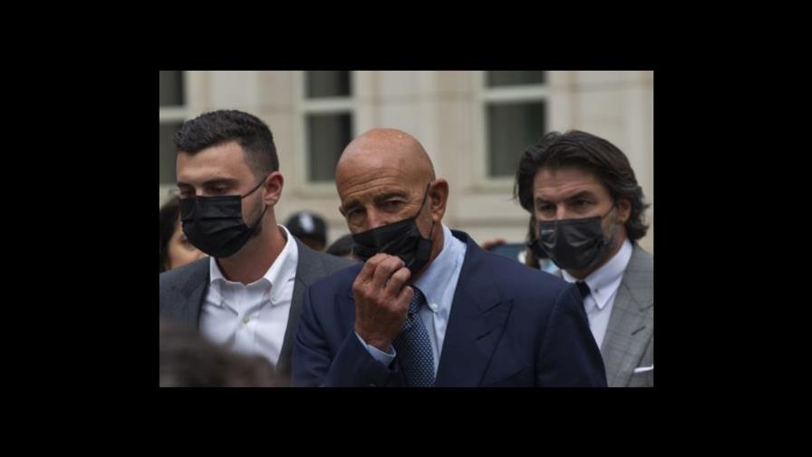 Jurado absuelve a exasesor de Trump acusado de actuar como agente extranjero Jurado absuelve a exasesor de Trump acusado de actuar como agente extranjero