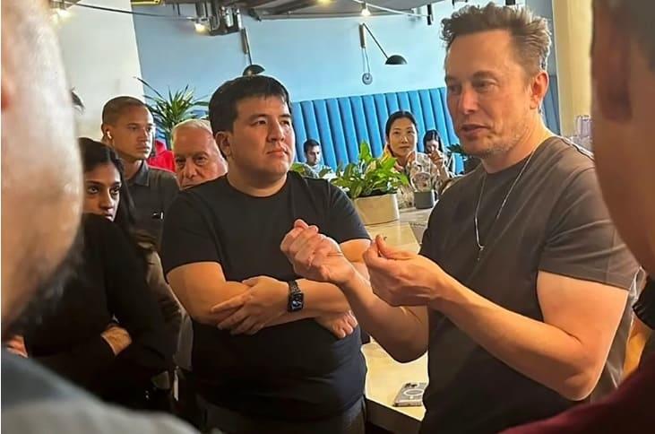 Elon Musk comienza hoy viernes los despidos masivos en Twitter