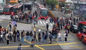 Protestas en Bogotá tras abuso de una menor en una estación de autobús