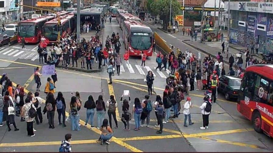 Protestas en Bogotá tras abuso de una menor en una estación de autobús