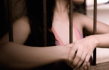 Menores sexualmente explotadas; por 1,000 pesos y vía catálogo