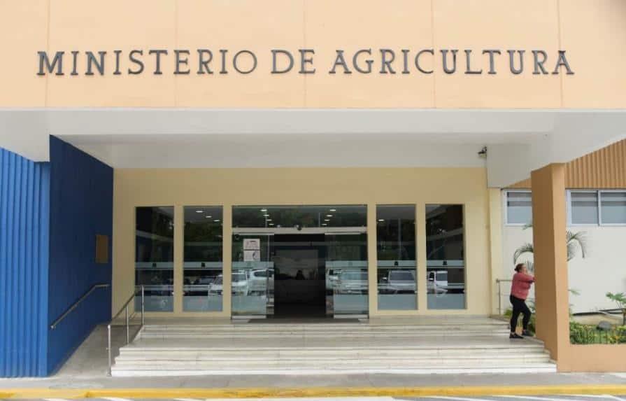 Encuentra anomalía en gestión de Ramón Rodríguez y Ángel Estévez en Agricultura