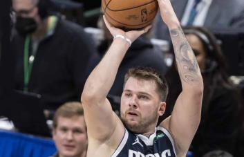 VIDEO | Doncic logra 35 puntos y Maverics ganan a Raptors anoche en la NBA