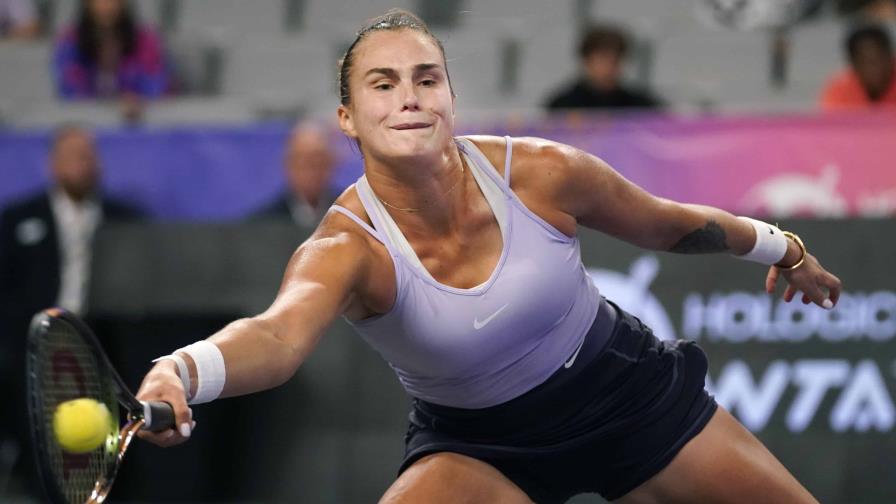 Sabalenka pasa a semifinales de las Finales WTA y Jabeur se queda fuera