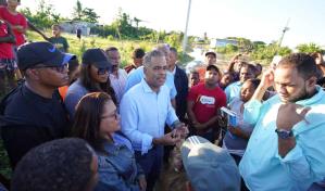 Joel Santos realiza levantamiento de daños ocasionados por fuertes lluvias en SDO 