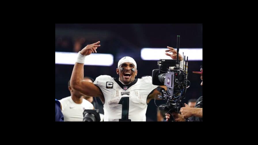 Tanto Hurts como Eagles minimizan 1er inicio 8-0 del equipo