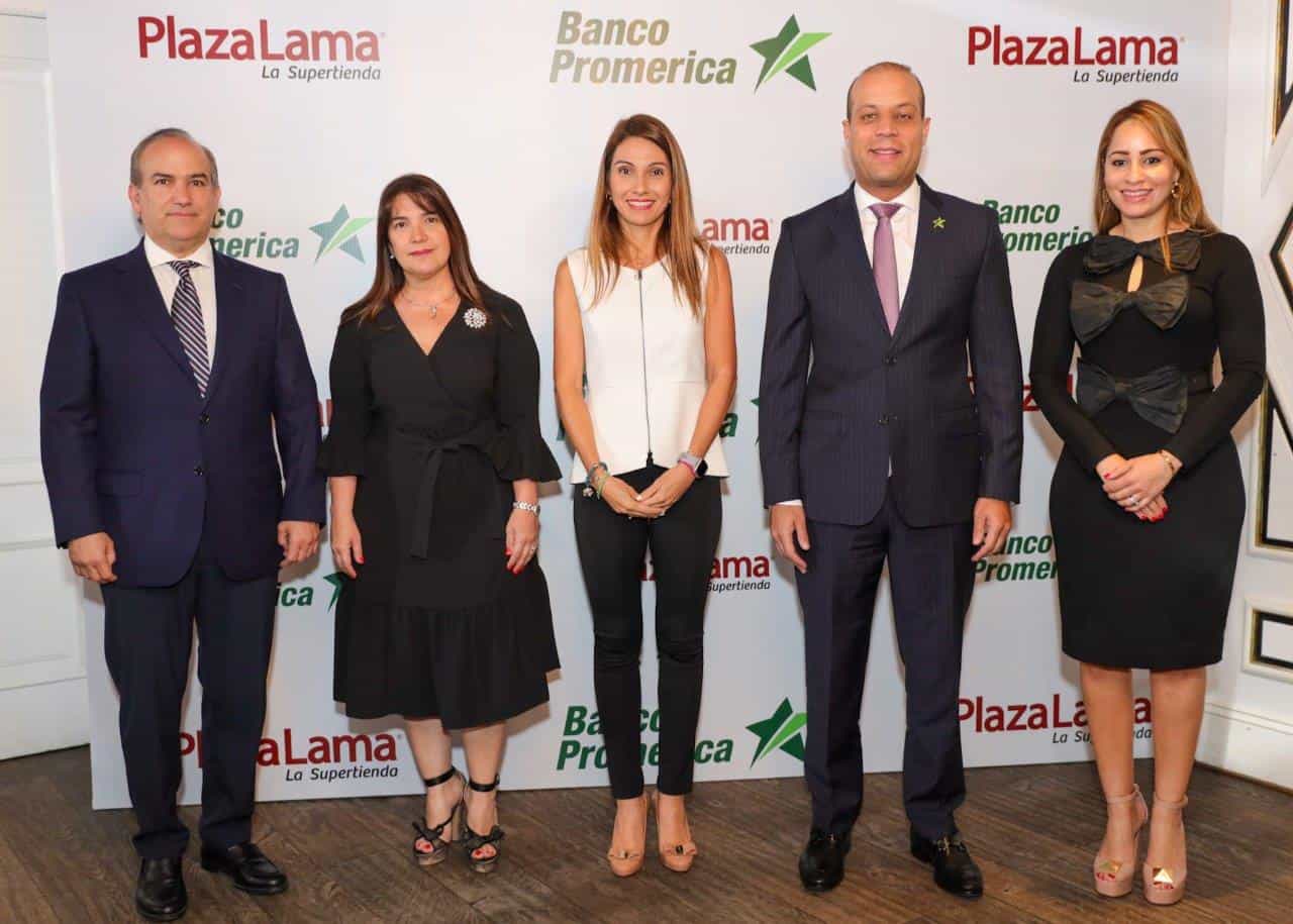 Teófilo Lama, Mary Lama, Sofía Antor, Carlos Julio Camilo y Alina Victorio.