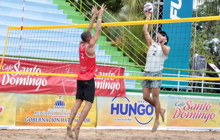 Parejas de RD, EEUU, Canadá y PR avanzan en tour de voleibol de playa en Hato Mayor