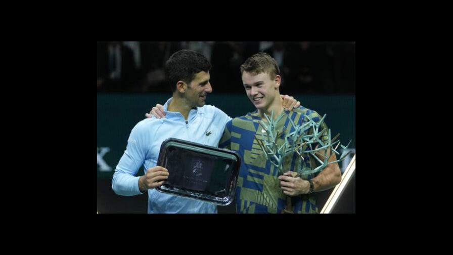 Rune sorprende a Djokovic y conquista el Masters de París