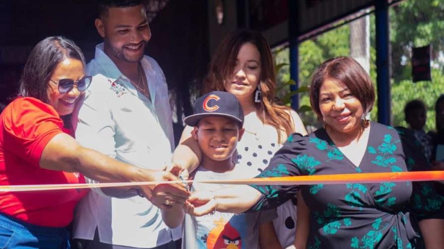 La Academia Robert Valdez inaugura centro de entrenamiento de béisbol