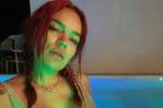 Desde la piscina, Karol G sube la temperatura con sexys fotos