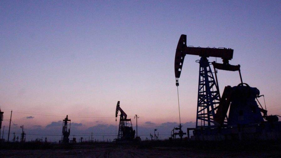 El petróleo de Texas baja en la apertura un 0.40 %, hasta 92.24 dólares
