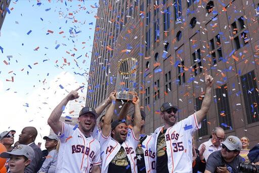 Fanáticos celebran campeonato de Astros con gran desfile en Houston