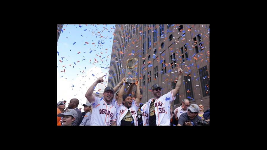 Fanáticos celebran campeonato de Astros con gran desfile en Houston