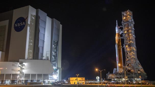 La NASA mantendrá en la plataforma cohete de misión Artemis I aun con Nicole