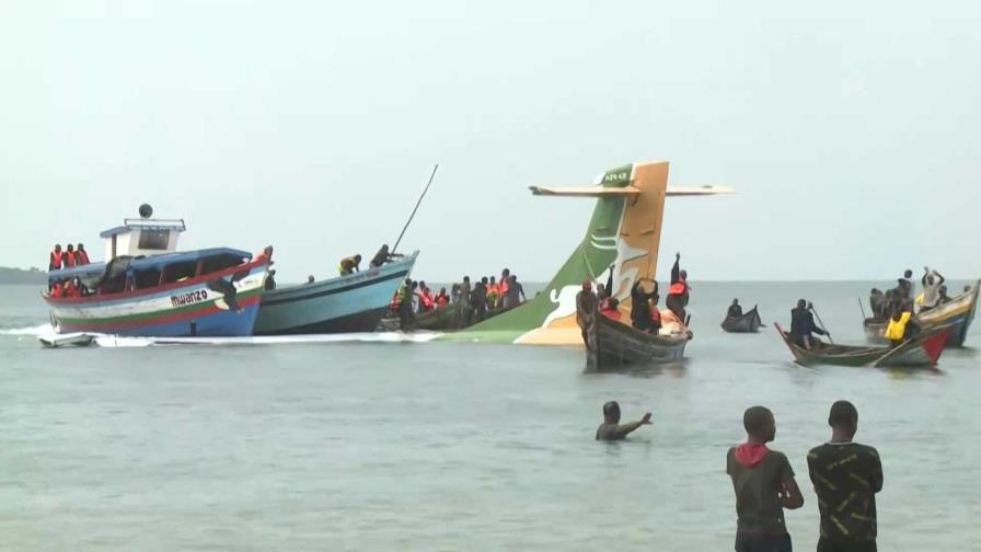 Accidente aéreo en Tanzania deja una veintena de muertos