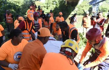 Defensa Civil halla segundo cuerpo, con uniforme de delivery, en el río Isabela