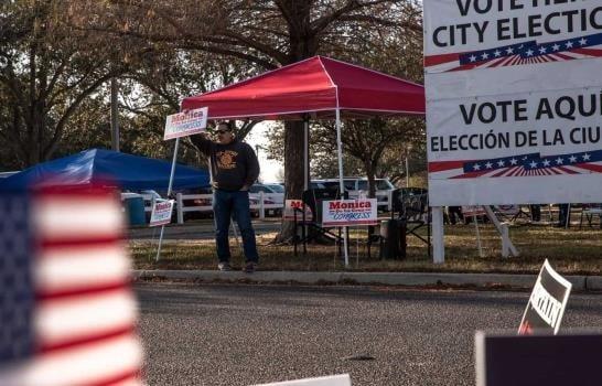 Cierran los primeros centros de voto en elecciones de medio mandato en EEUU