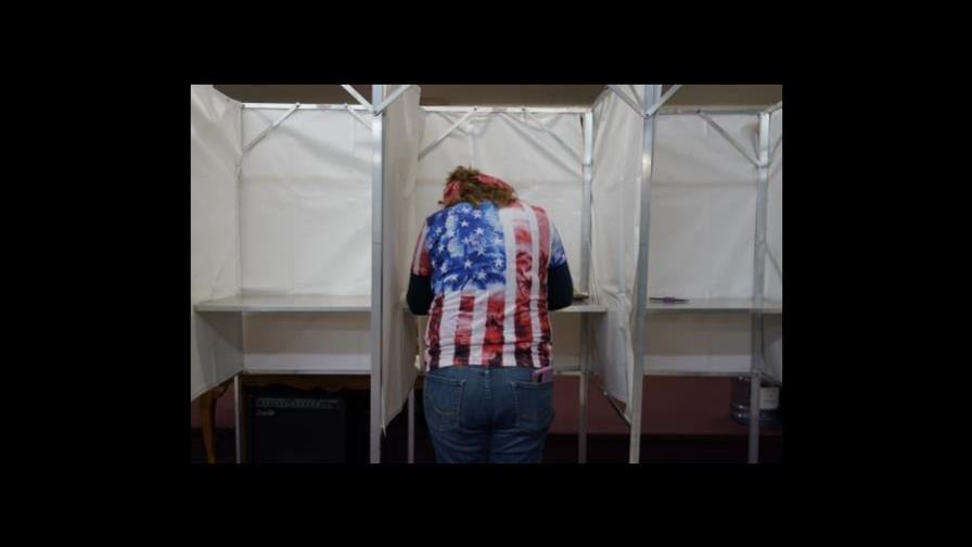 Incidencias con máquinas de voto y papeletas por correo marcan las elecciones en EE.UU.