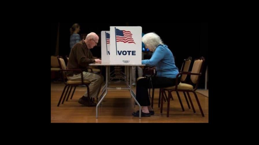 Republicanos piden mantener abiertos por tres horas centros electorales de Maricopa Republicanos piden mantener abiertos por tres horas centros electorales de Maricopa